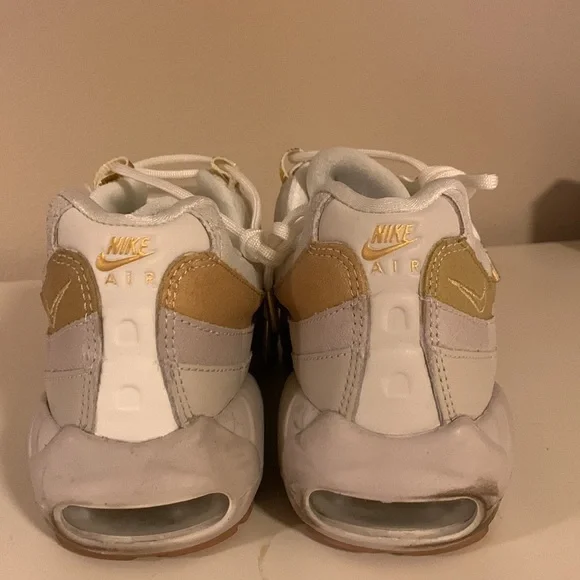 ✨**LAST CHANCE** Women’s Desert Sand/Gold Nike Air Max 95 size 8.5 ✨ - Picture 6 of 9